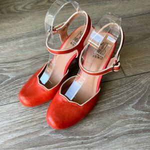 MIZ MOOZ Nantes Retro Tangerine Orange Scalloped Leather Heels